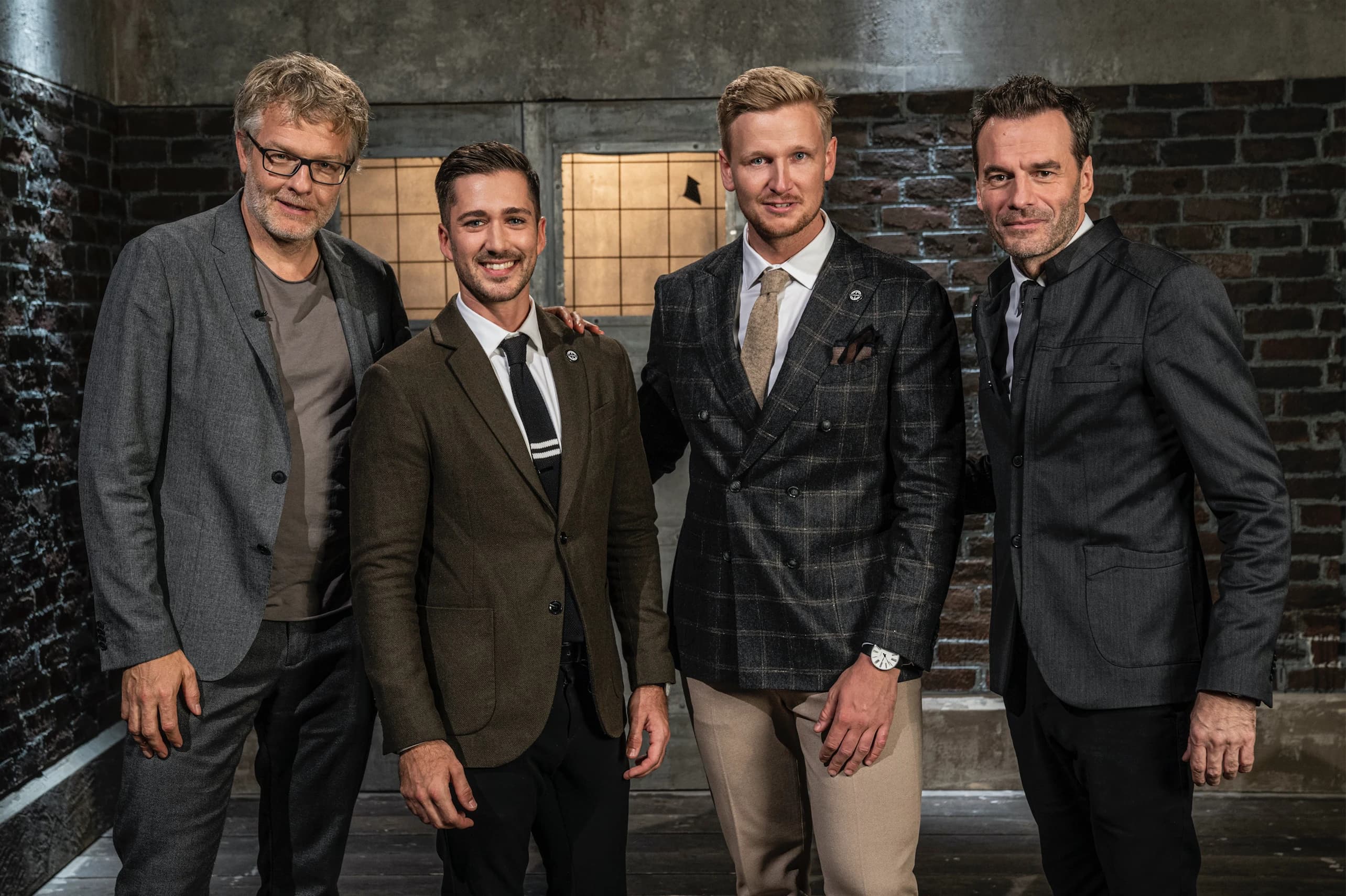Oliver ja Kasper koos Dialægti duoga „Løvens Hule“ stuudios
