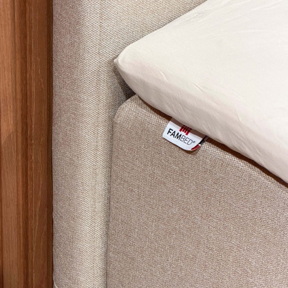 fambed_familieseng_cover_betraek_beige